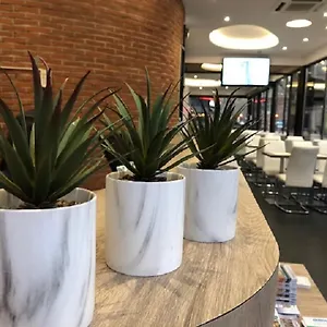 https://victor-hugo-toulouse.midi-pyreneeshotels.com